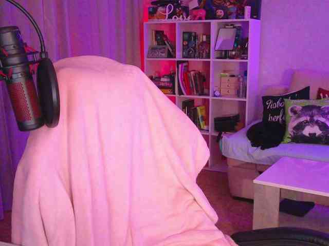 LadyLLS webcam