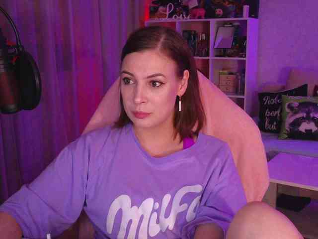 LadyLLS webcam