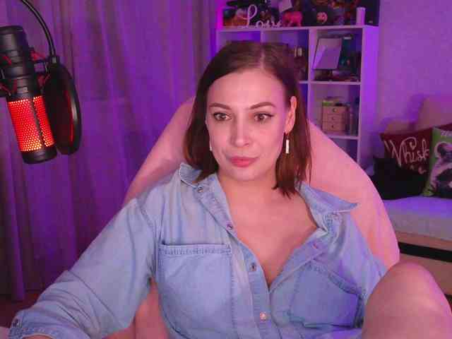 LadyLLS webcam