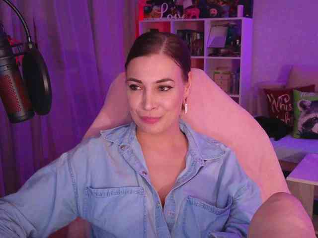 LadyLLS webcam