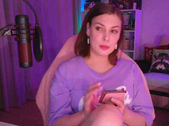 LadyLLS webcam
