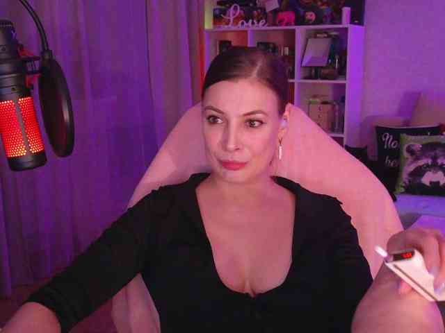 LadyLLS webcam