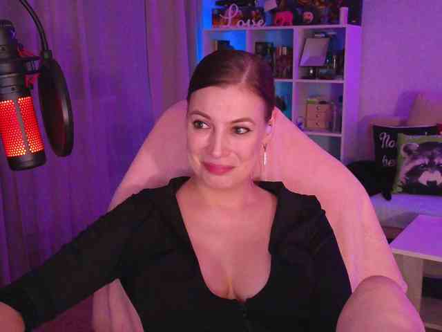 LadyLLS webcam