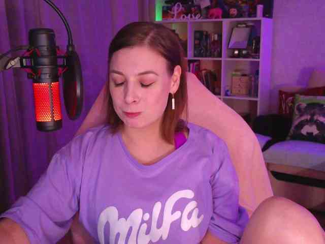LadyLLS webcam