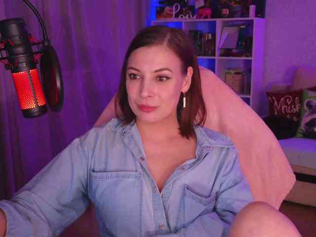 LadyLLS webcam