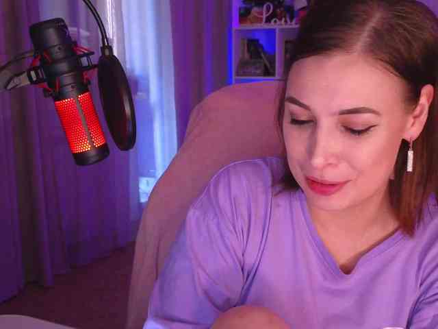 LadyLLS webcam