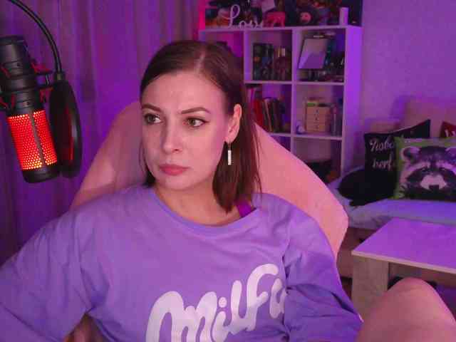 LadyLLS webcam