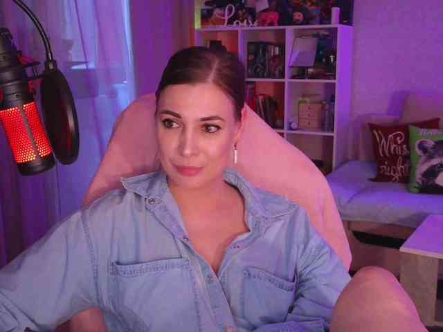 LadyLLS webcam