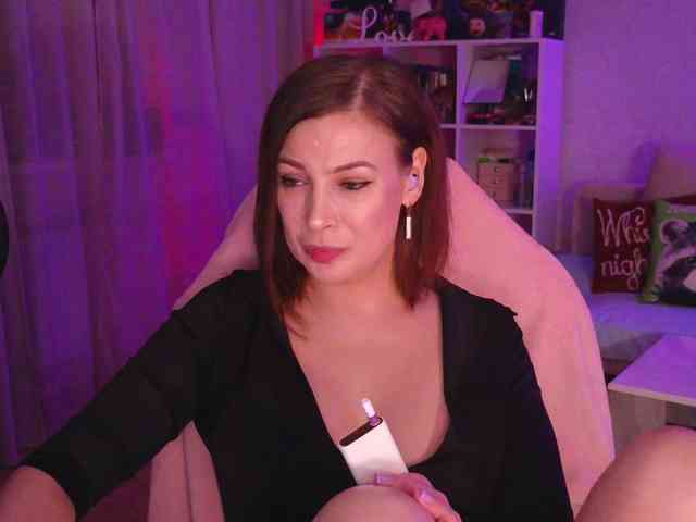 LadyLLS webcam