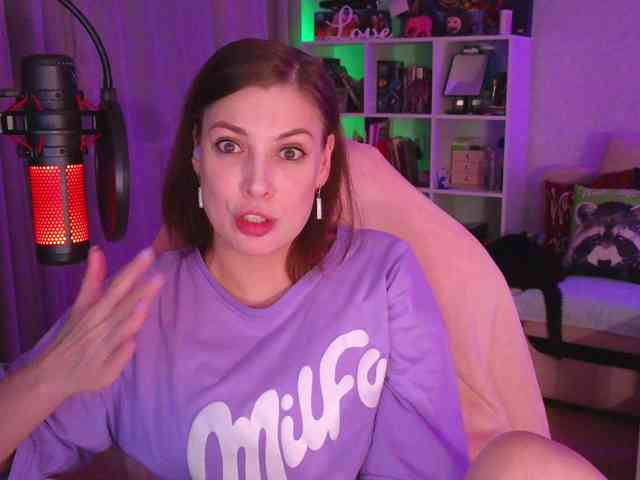 LadyLLS webcam