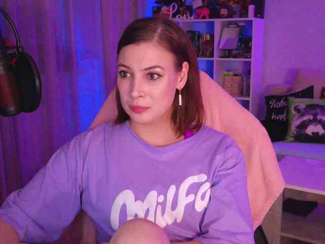 LadyLLS webcam