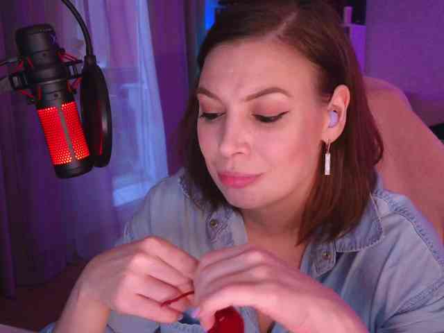 LadyLLS webcam