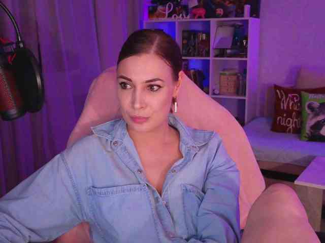 LadyLLS webcam