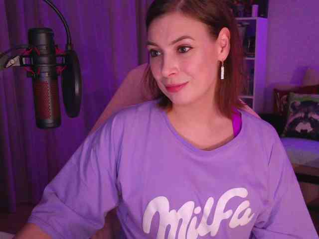 LadyLLS webcam