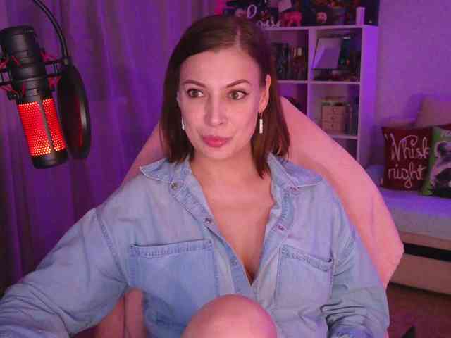 LadyLLS webcam