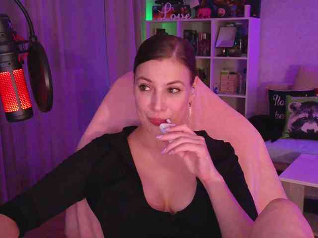 LadyLLS webcam