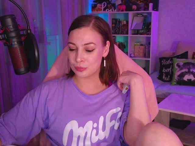 LadyLLS webcam