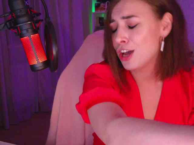 LadyLLS webcam