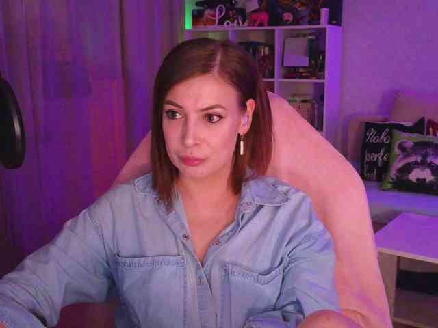 LadyLLS webcam