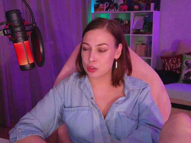 LadyLLS webcam
