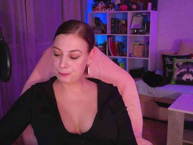 LadyLLS webcam