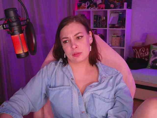 LadyLLS webcam