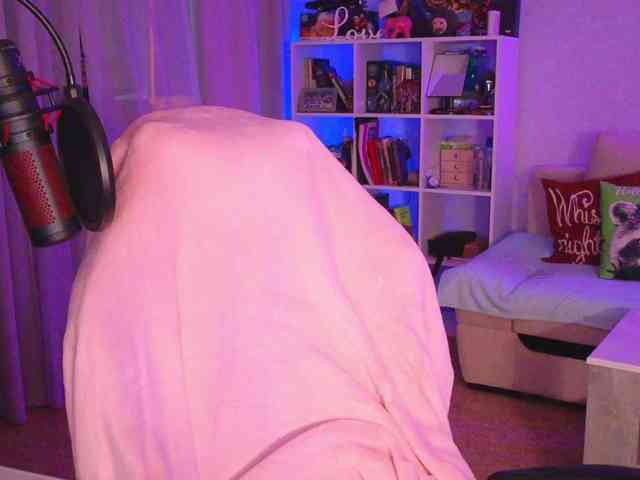 LadyLLS webcam