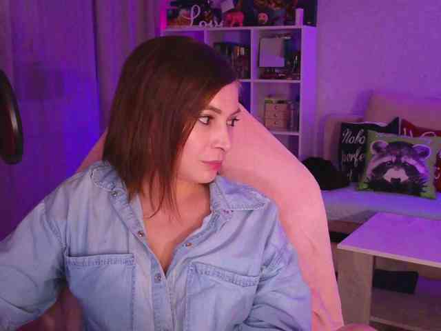 LadyLLS webcam