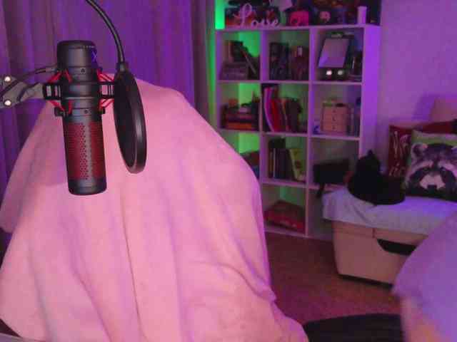 LadyLLS webcam
