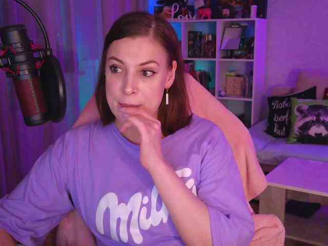 LadyLLS webcam