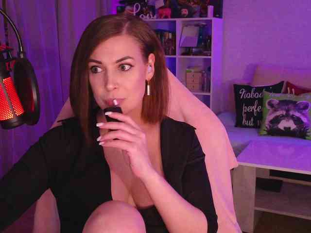 LadyLLS webcam