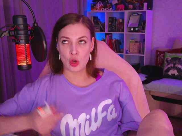 LadyLLS webcam