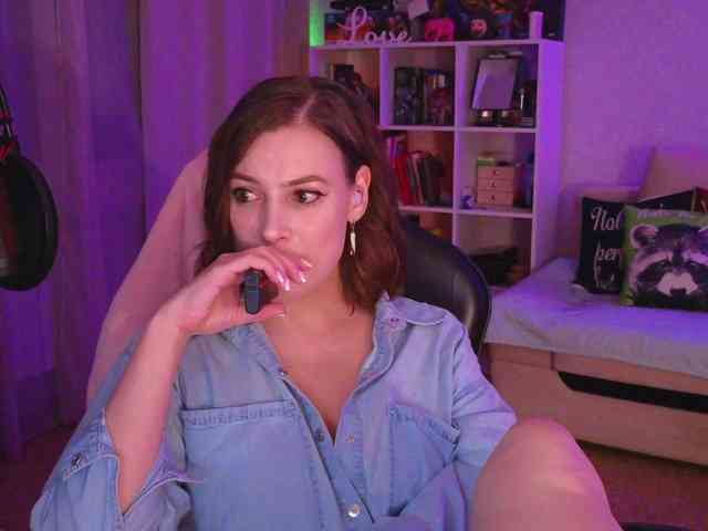 LadyLLS webcam