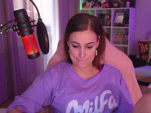 LadyLLS webcam