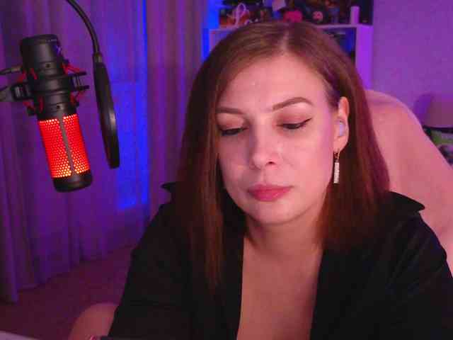 LadyLLS webcam