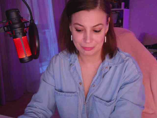 LadyLLS webcam