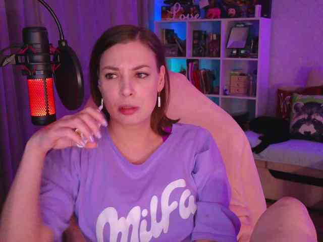 LadyLLS webcam