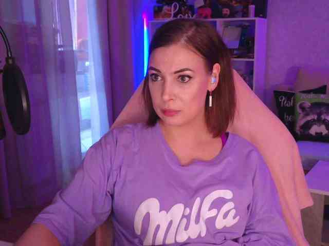 LadyLLS webcam