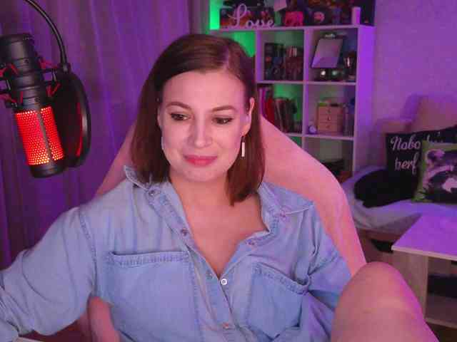 LadyLLS webcam