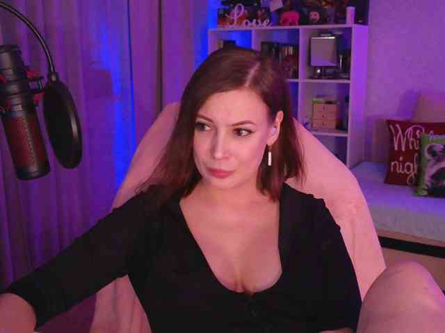 LadyLLS webcam