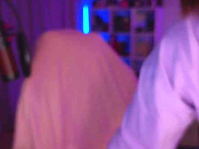 LadyLLS webcam
