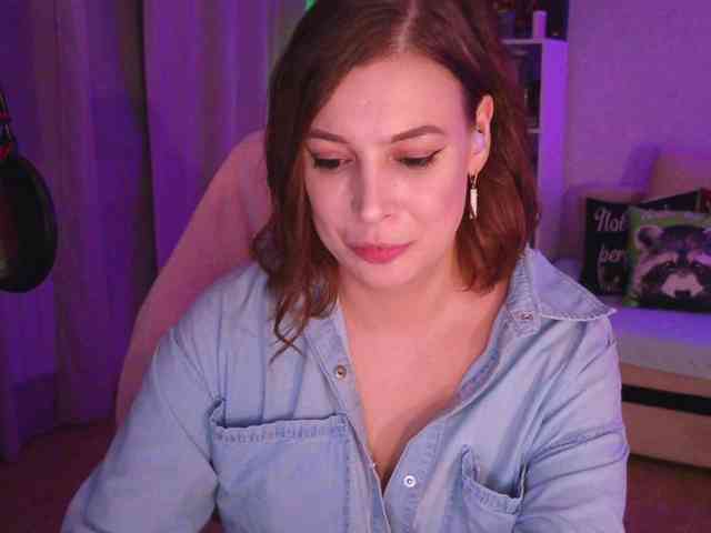 LadyLLS webcam