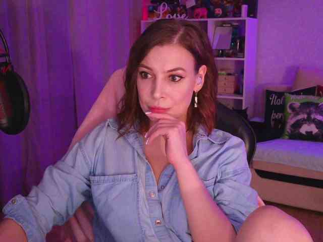 LadyLLS webcam