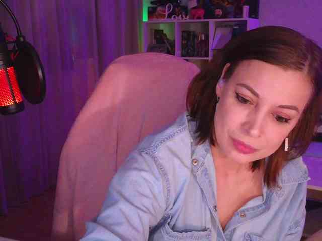 LadyLLS webcam