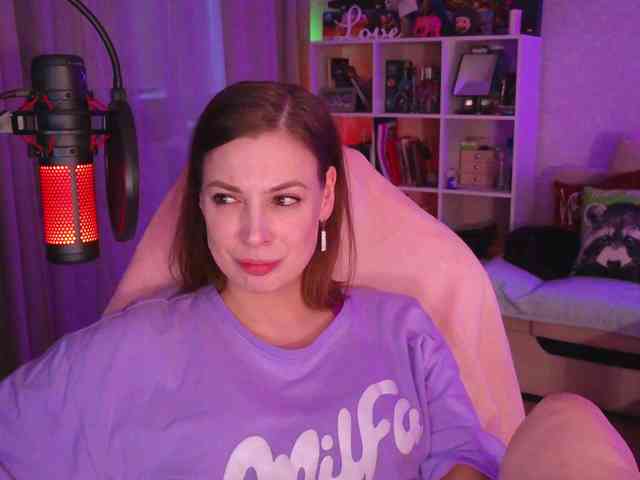 LadyLLS webcam