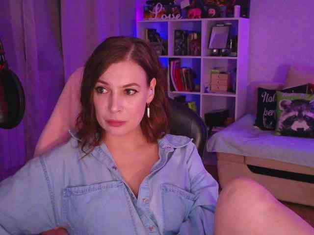 LadyLLS webcam