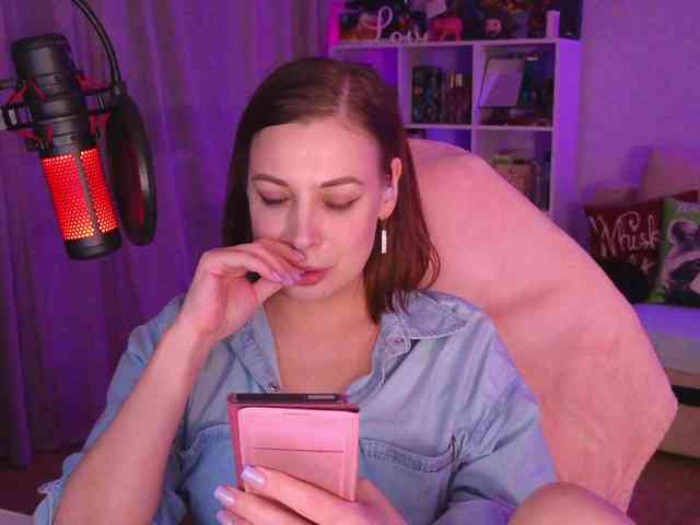 LadyLLS webcam