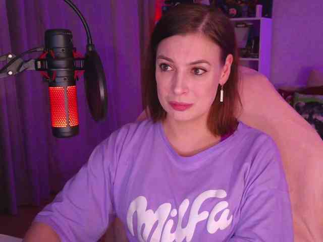 LadyLLS webcam