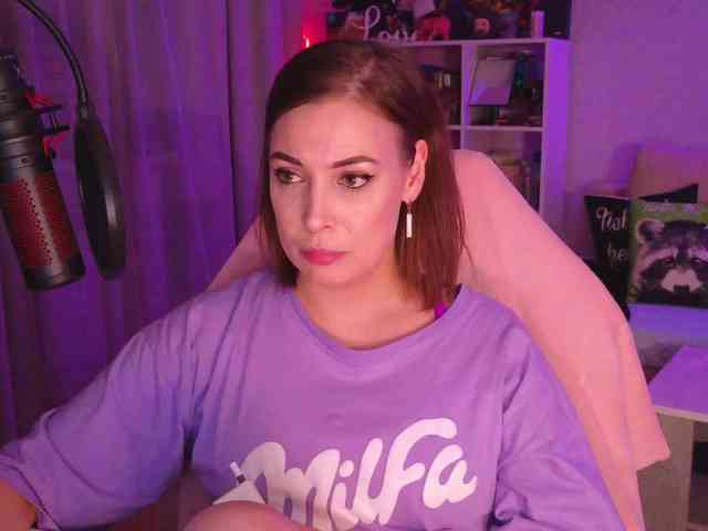 LadyLLS webcam