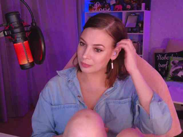 LadyLLS webcam